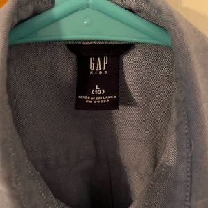 Gap button down short sleeve oxford shirt